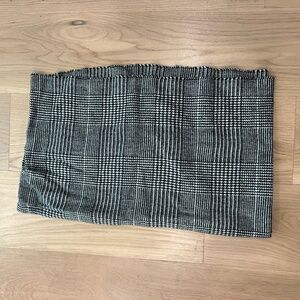 Cozy Black/Grey Classic Scarf